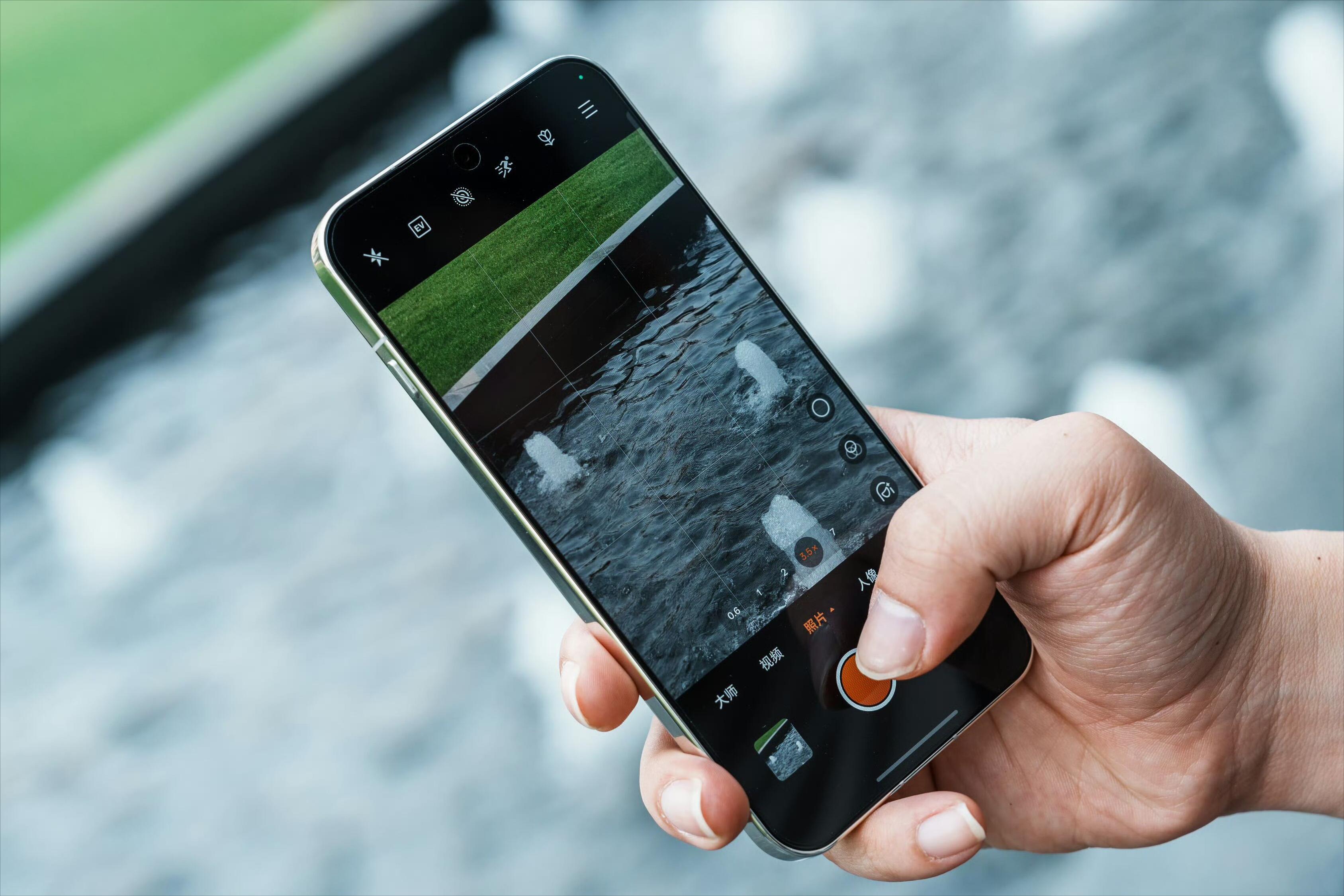 OPPO“太猛了”，天璣9400+旗艦跌至2689元，輕薄機身+120倍變焦