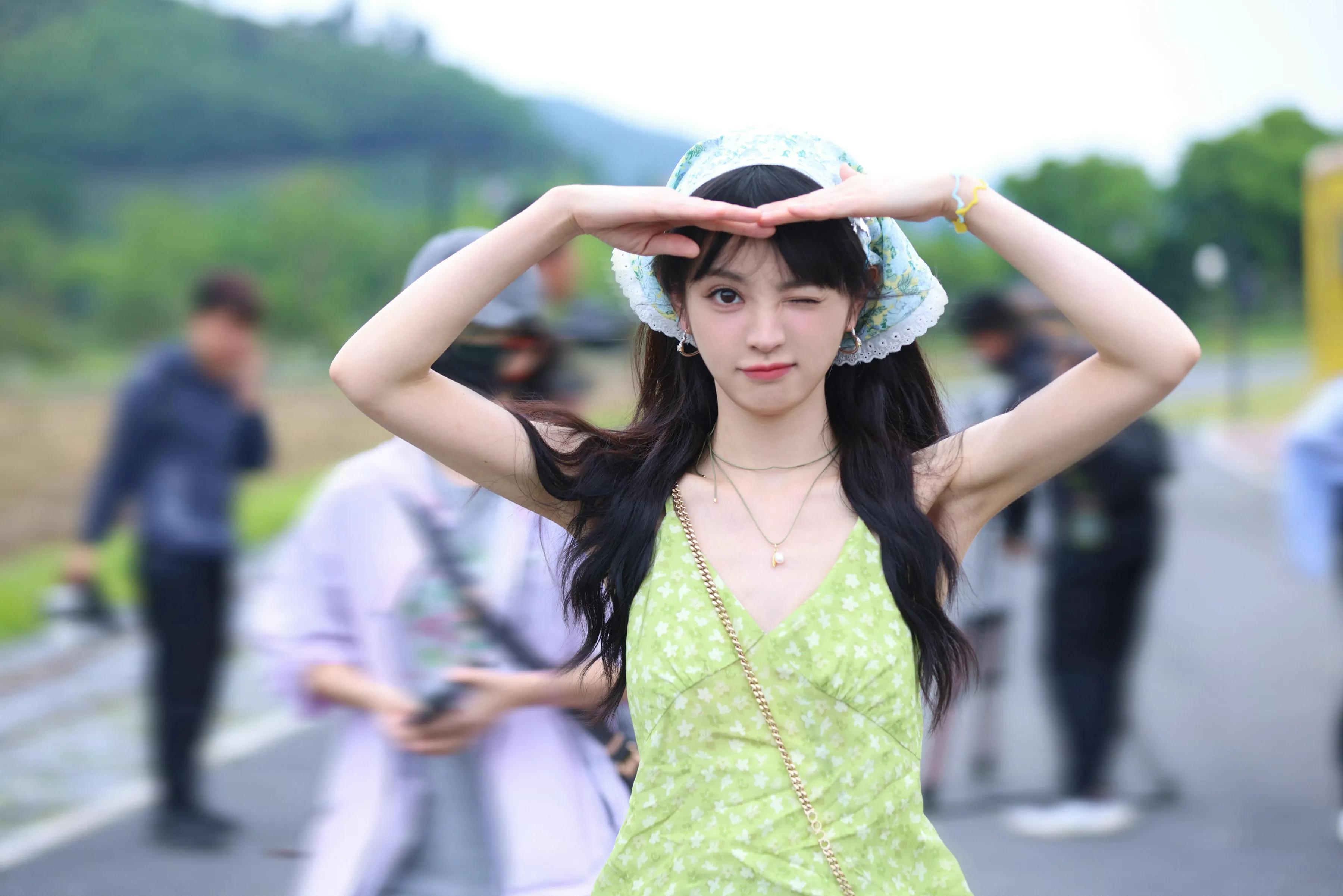 夏日青苹果绿——田曦薇