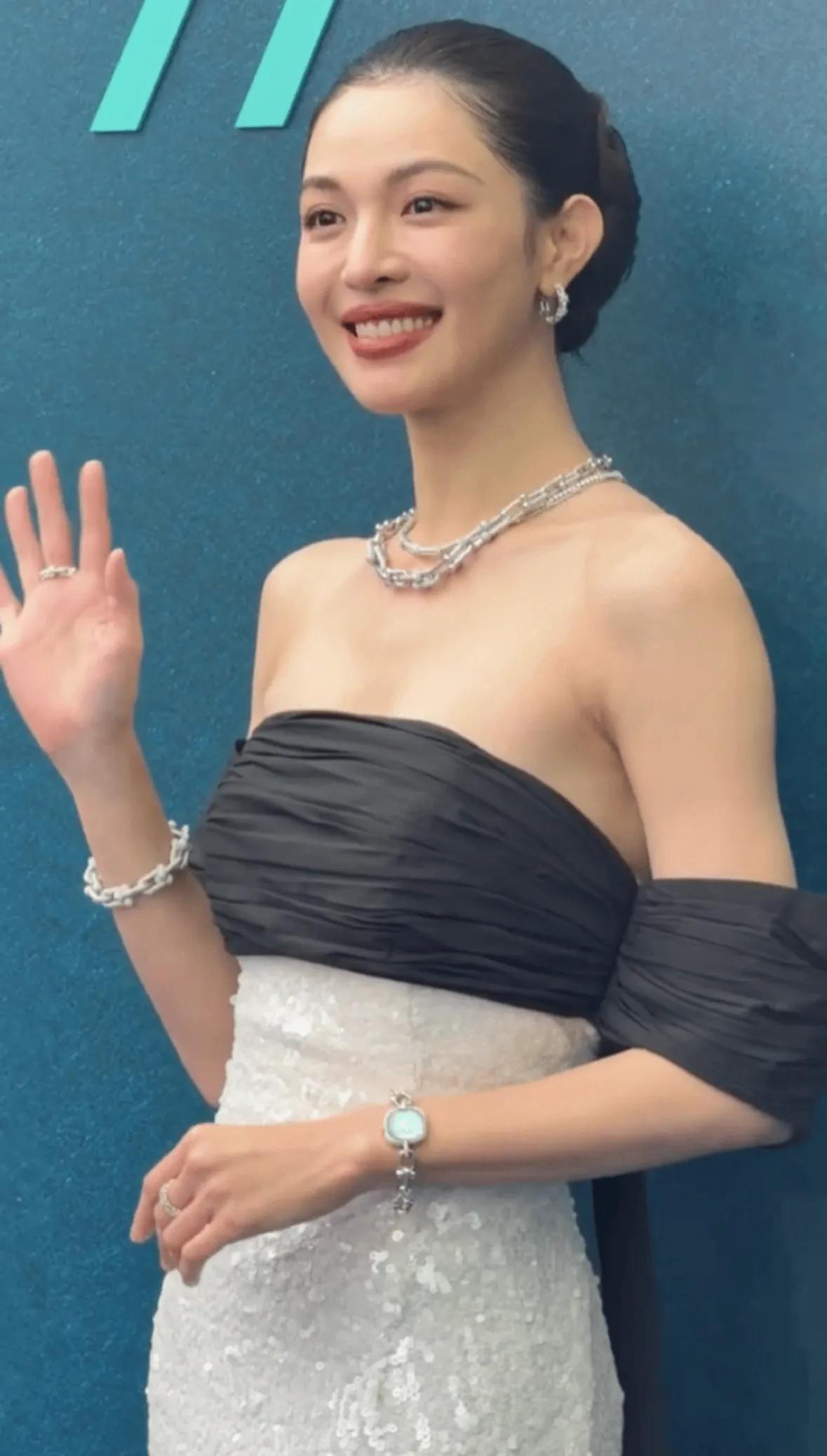 钟楚曦骨相和身材怎么这么好。完全就是小说里白月光！