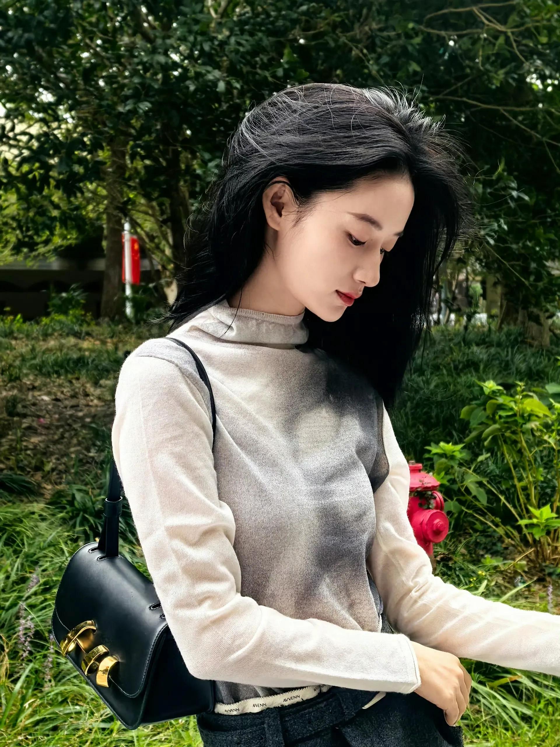 郭晓婷，女明星的春日穿搭。