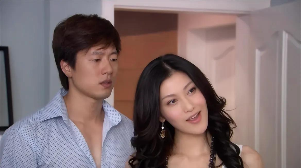 姚晨20岁学生照曝光，网友坐不住了：终于理解凌潇肃为啥一见钟情