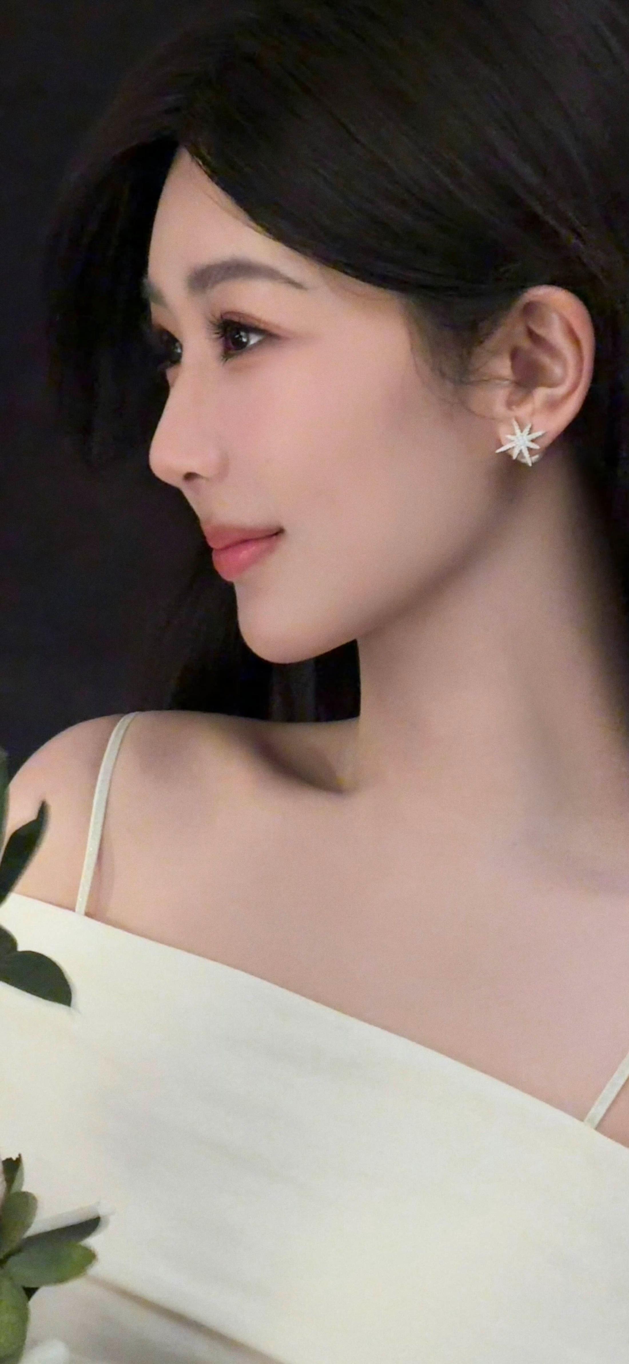 美女壁纸第4806期—杨紫