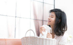 女友抢走我弟潜水装备，还嫌我配不上她，却不知我爸是首富