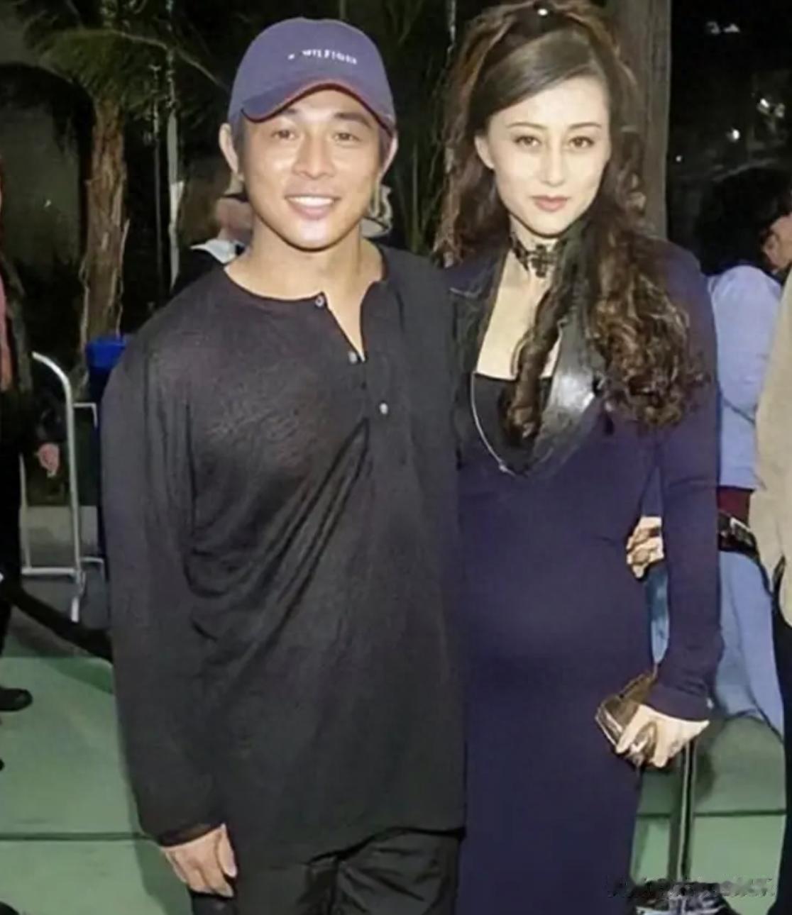 看到利智与翁虹的老合照，明白李连杰当年为啥一见钟情了，太美了