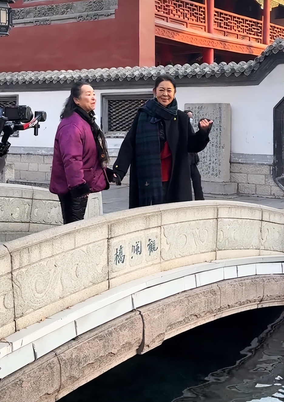 倪萍济南行：64岁重回故乡，国民记忆在街头流转