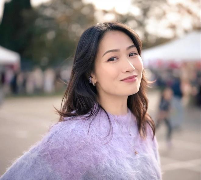 前TVB女星时隔17年宣布复出,嫁餐饮富商定居国外,久违归来