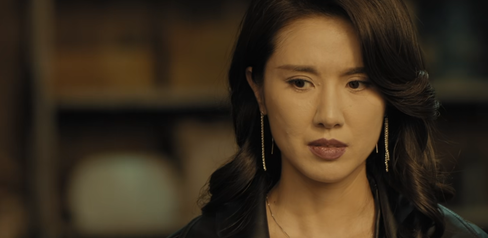 烂！58岁邹兆龙翻拍《无间道》，擦边卖肉制作粗糙，票房仅39万