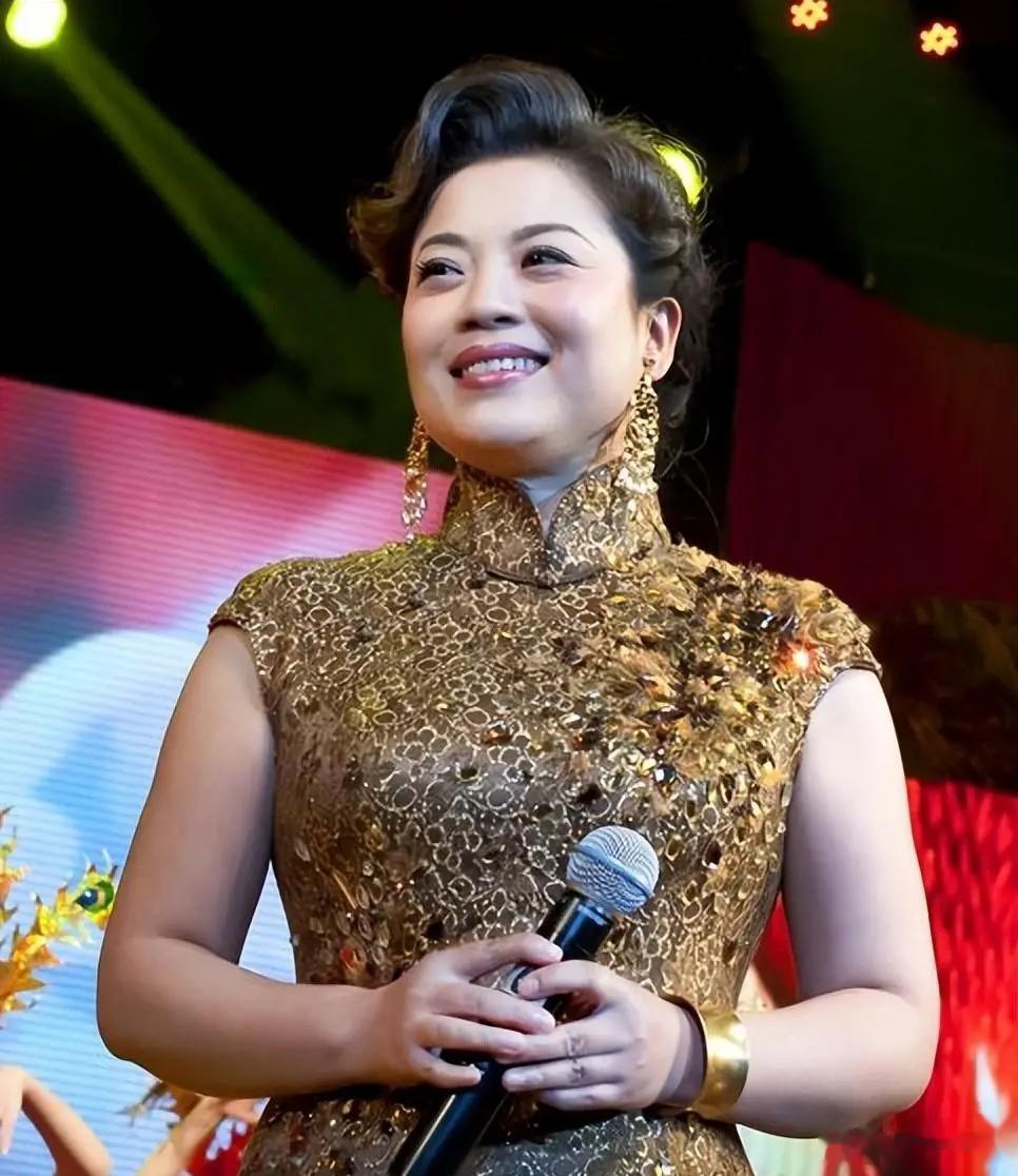 李谷一的“女儿”曝光，原来是我们熟悉的歌手，连续多年登上春晚