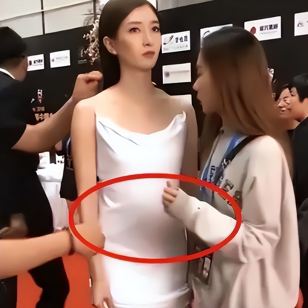 江疏影海外产子风波升级，遭正房儿子当众羞辱？王传君的话应验了