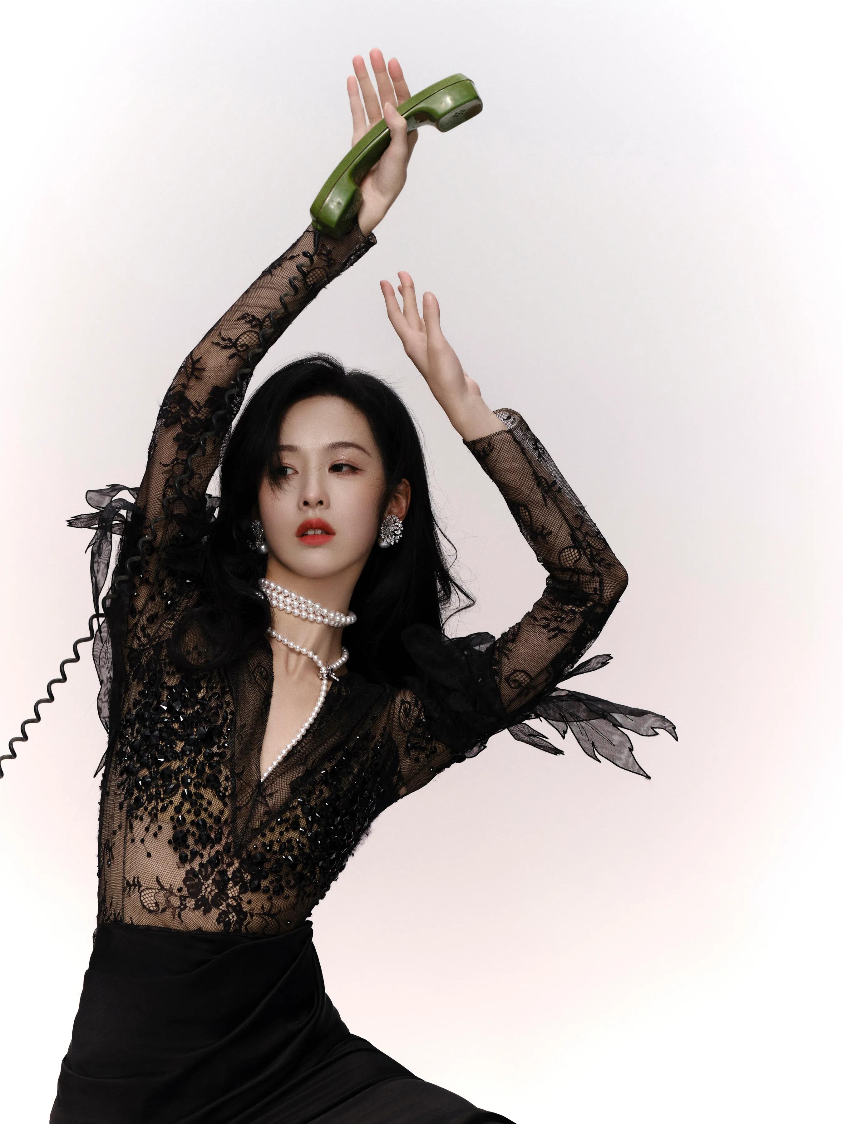黑色系穿搭——陈都灵