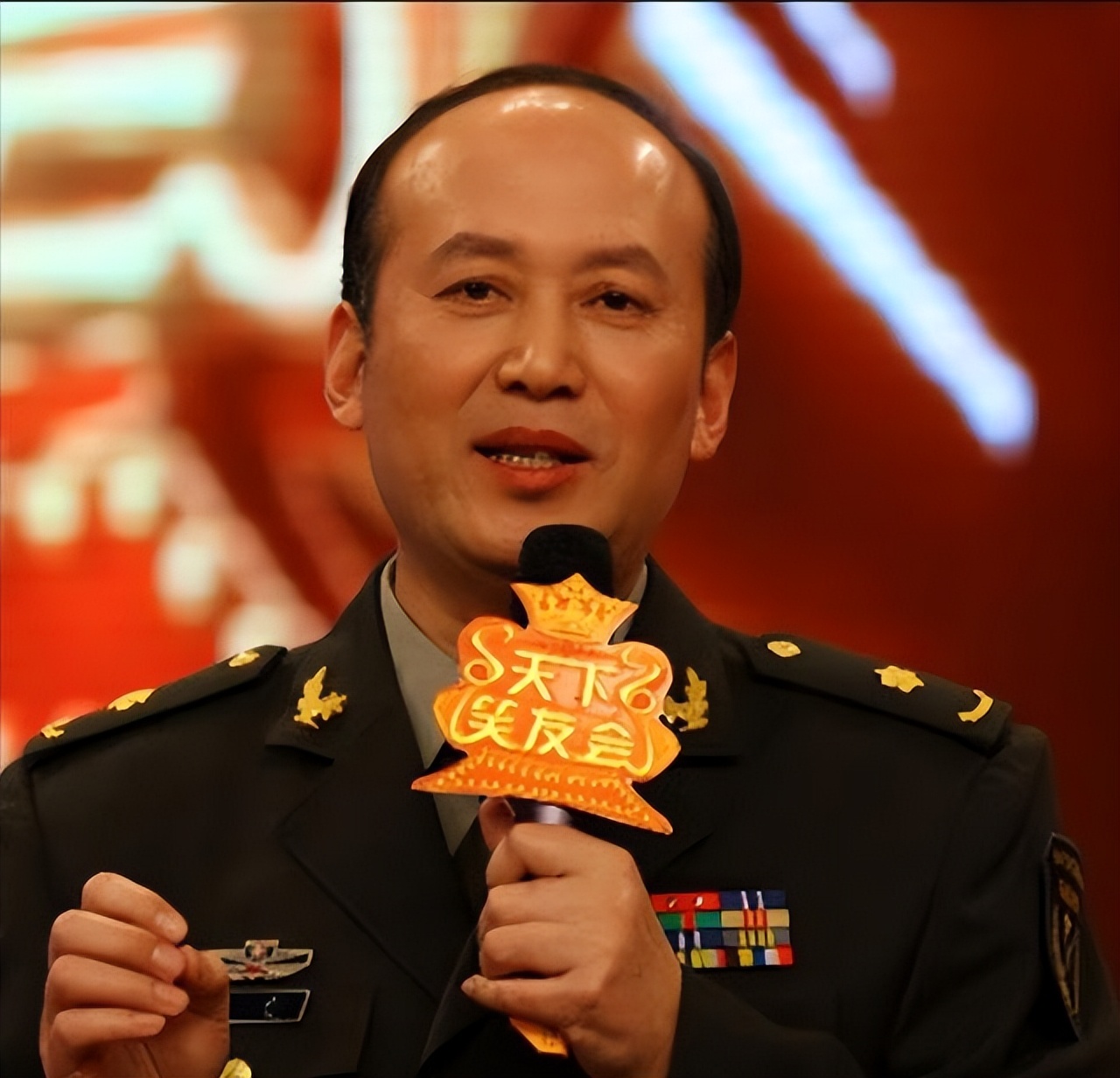 原来她是郭达的老婆，难怪老公能上二十次春晚，连蔡明都表示羡慕