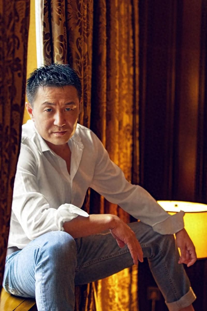 爱上霍思燕后，上海富二代狠心抛弃黄奕，如今娶圈外人活成女儿奴
