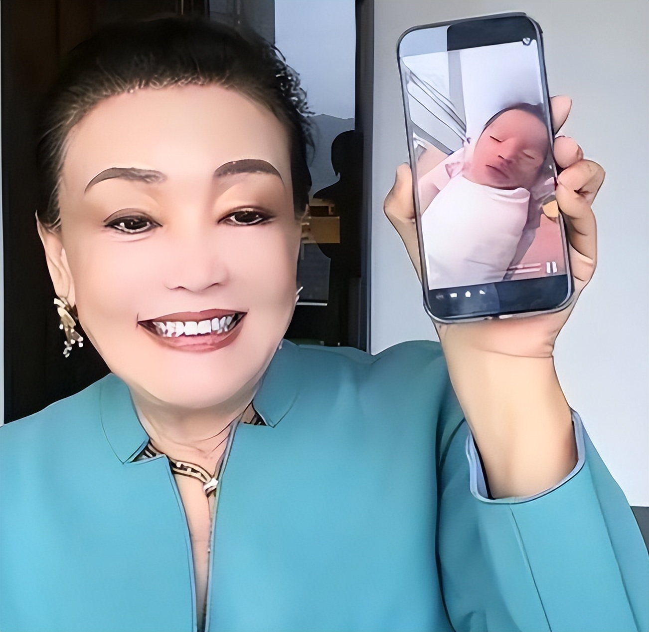 这一次，被全网骂的汪小菲，真正输掉的不是麻六记，而是良心