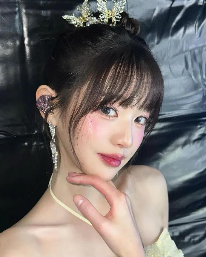 张元英，可爱中带点小性感。
