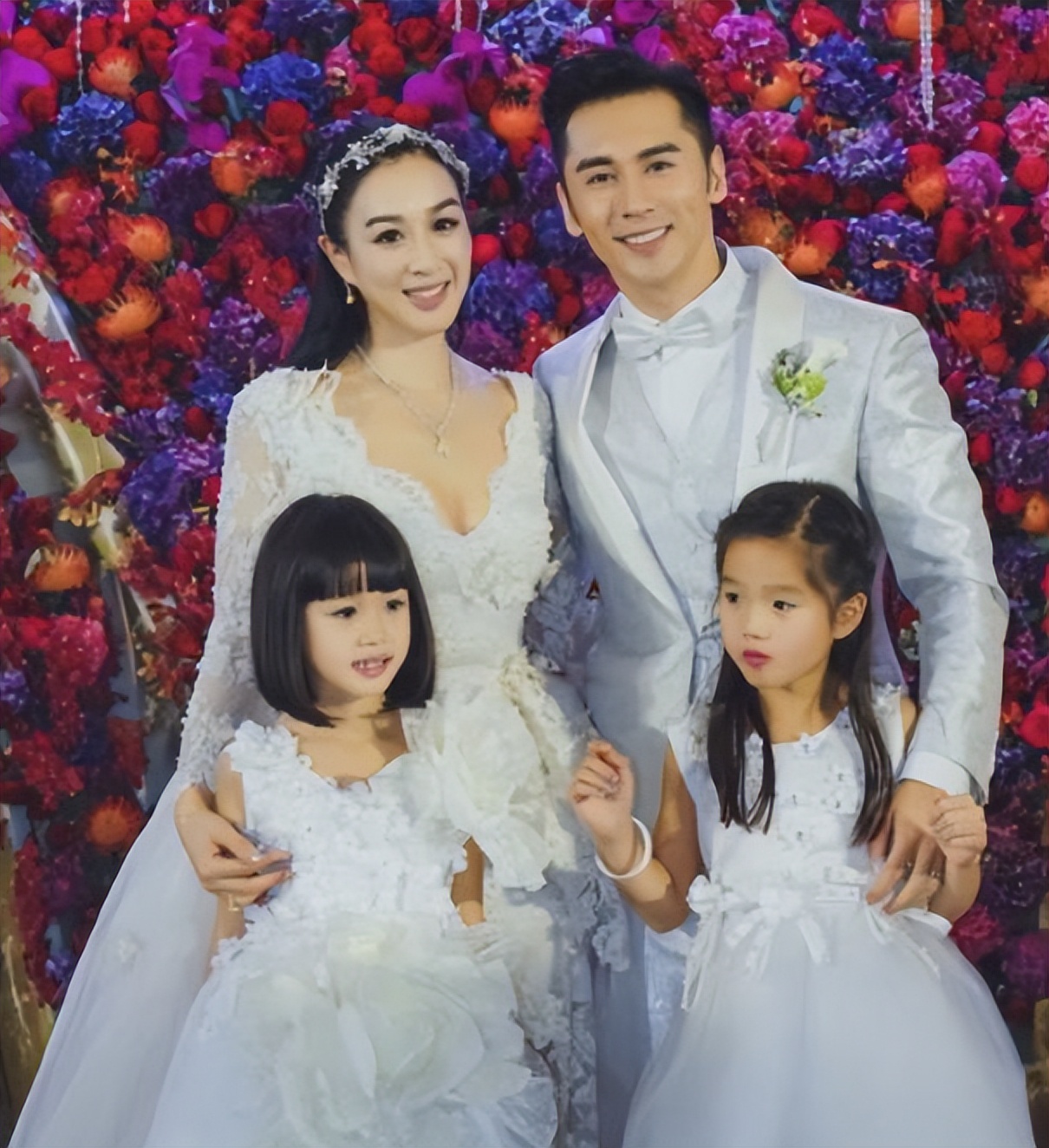 上亿身价的钟丽缇，55岁却还在拼命生儿子，她图的什么？