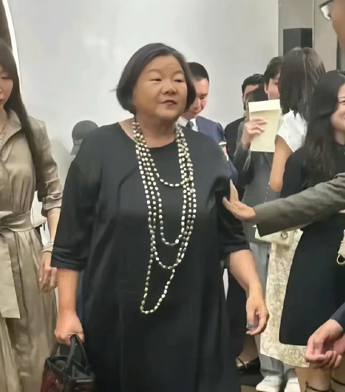 天啊！看到陈红1996年新婚的闺房照，才懂陈凯歌为啥说一见钟情