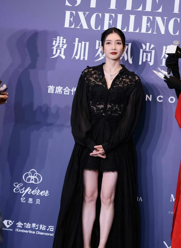 江疏影海外产子风波升级，遭正房儿子当众羞辱？王传君的话应验了