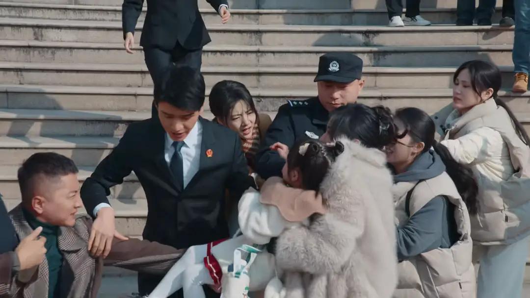 “戏混子”又来嚯嚯央视剧?双眼无神、演技拉夸,还不如7岁孩子