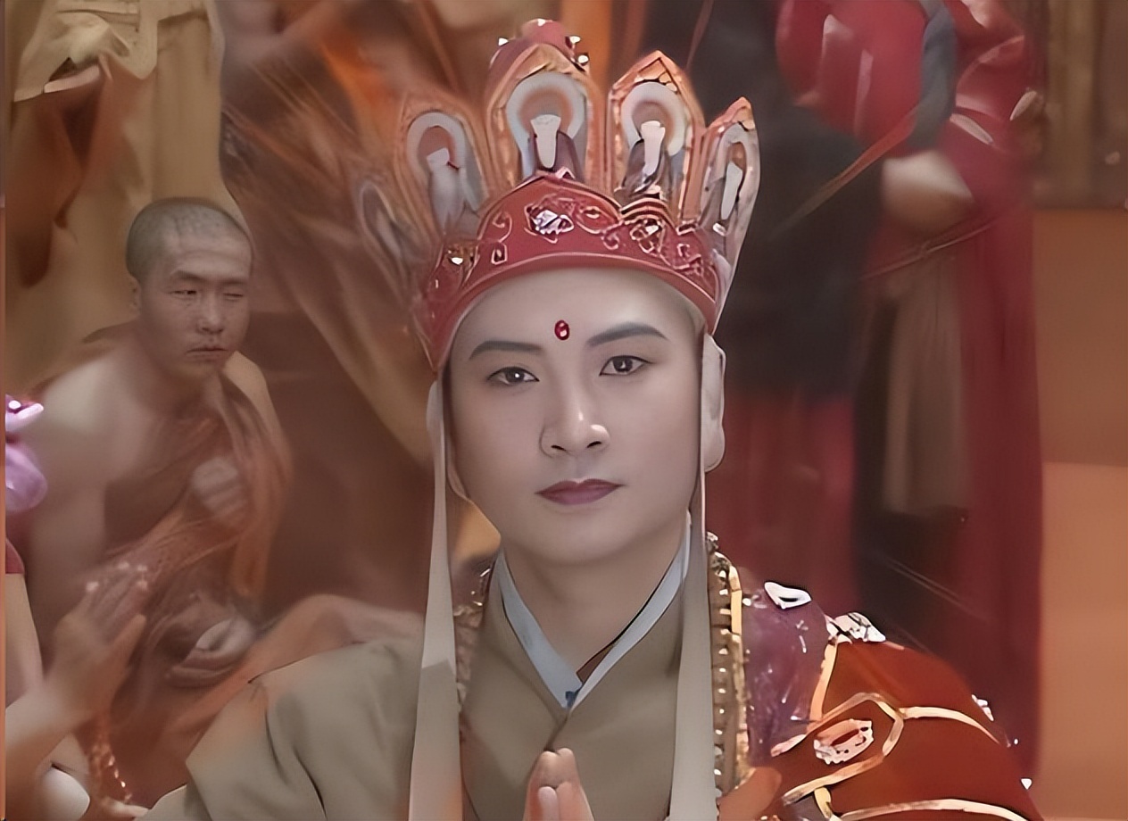 遁入空门？迟重瑞寺庙诵经，送妻后被曝皈依，百亿遗产说扔就扔