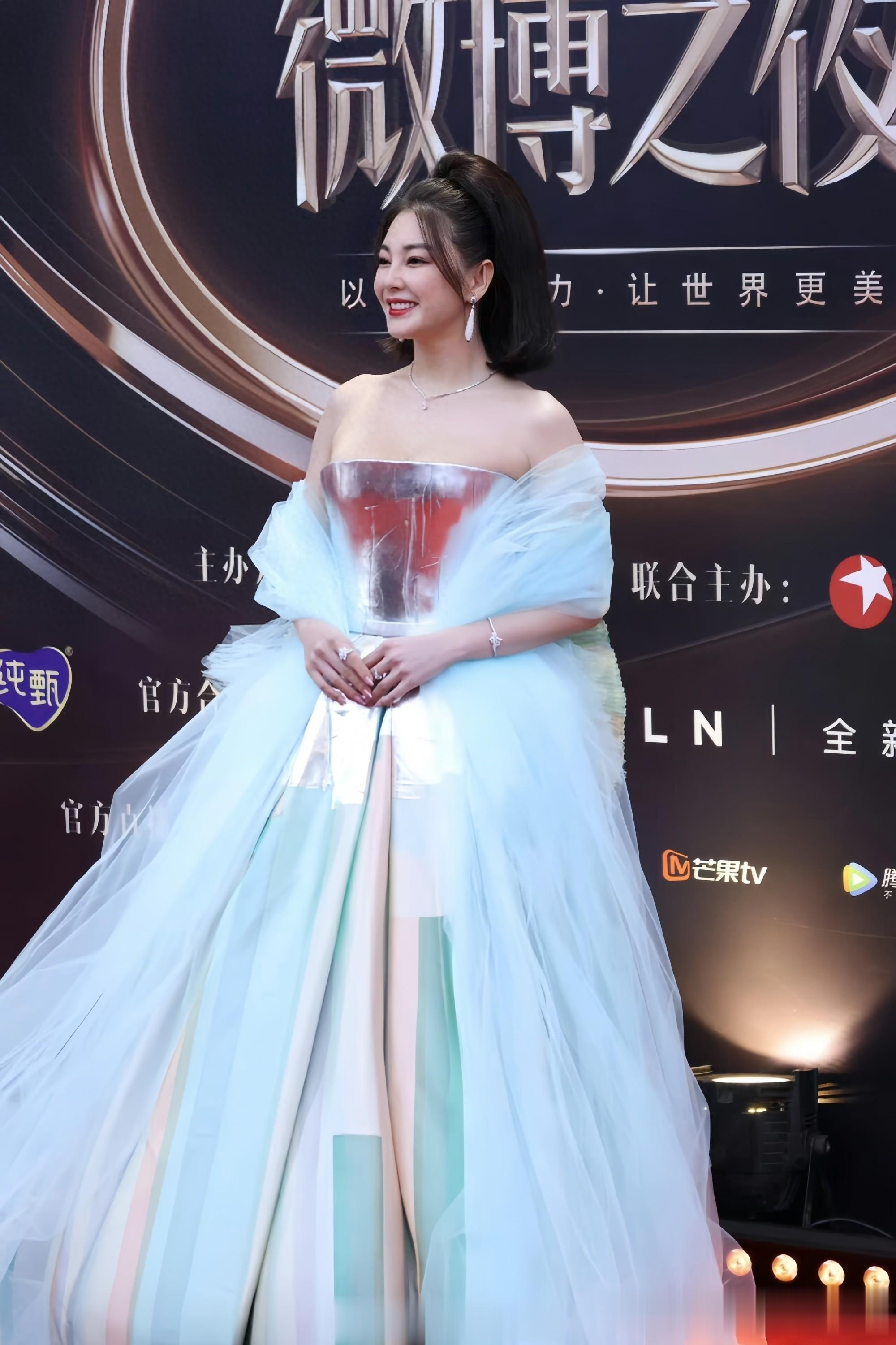 张雨绮 微博之夜造型