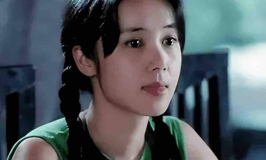 60岁蒋雯丽现状：定居英国，素颜又瘦又老，没想到一代女神也老了