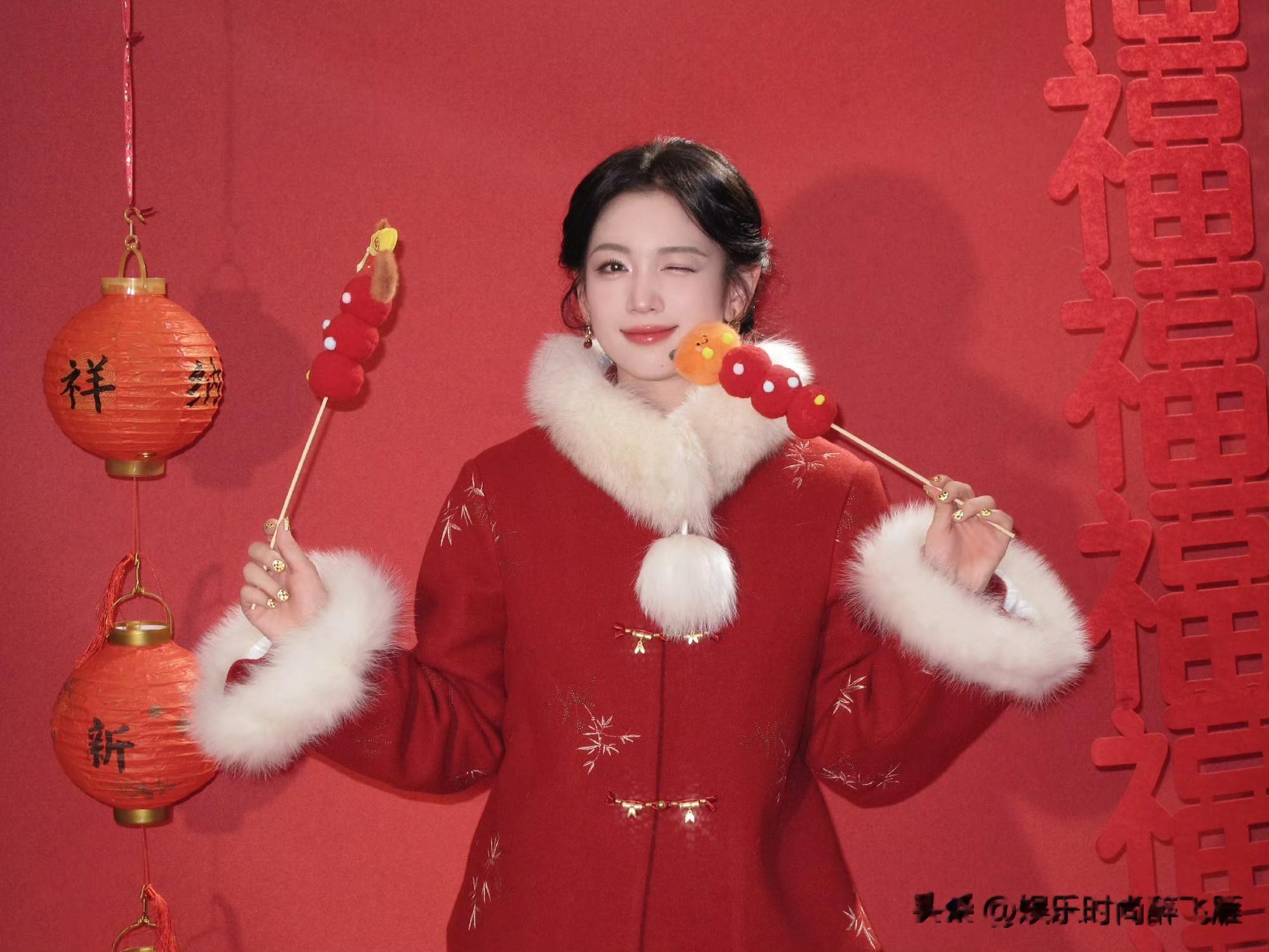 女星代露娃喜迎新春造型：喜气洋洋，女神魅力！