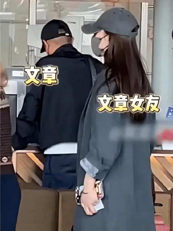 41岁文章疑似再婚！手上戒指晃眼，抱小孩喜笑颜开，另一半引猜测
