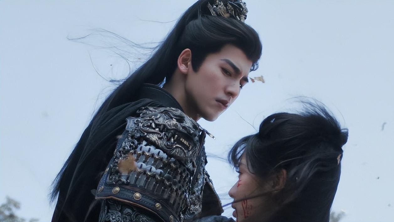 放不下精致妆容就别演将军！张凌赫一出手，就给内娱演员敲警钟