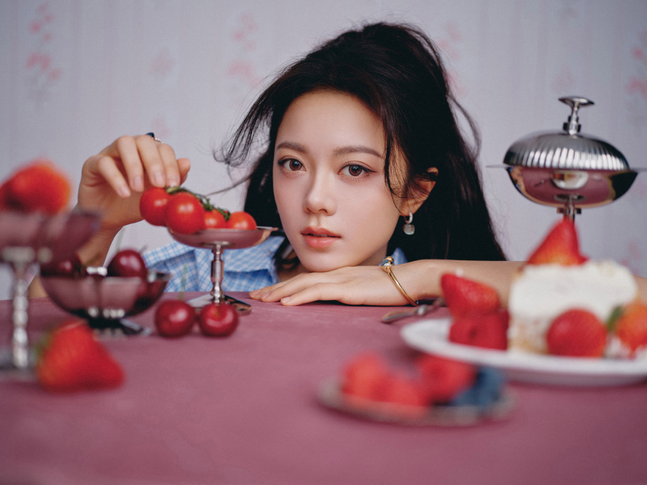 赵今麦的摄影师终于开窍了，这小短裙穿的也太有感觉了