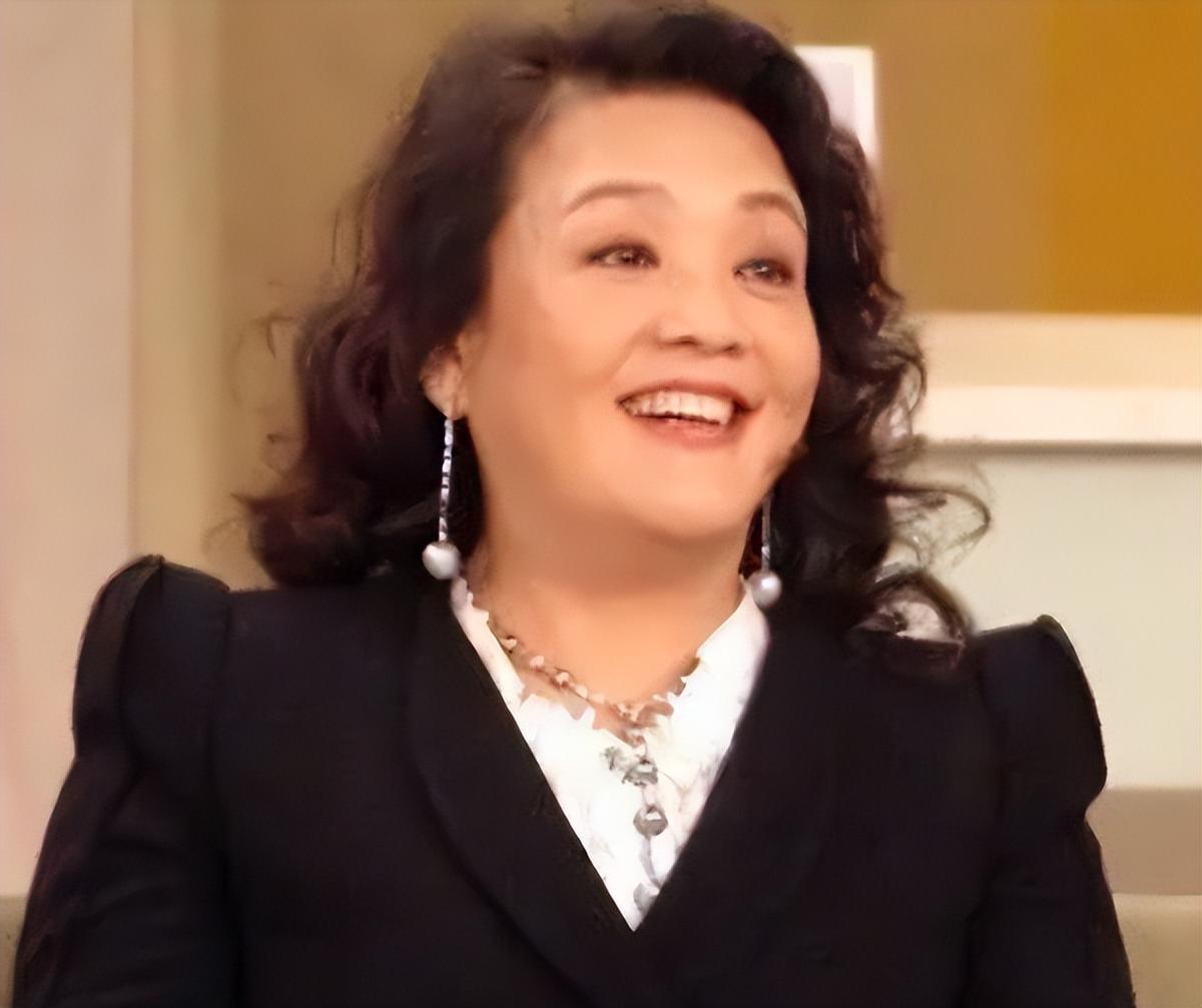 汪小菲撕破脸，曝亲妈无股权 和麻六记没关系，张兰怒言钱全给孙子