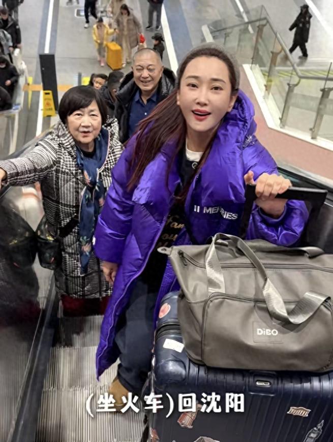 杜若溪带公婆回娘家过年！带超多行李坐18小时火车，严屹宽还在忙