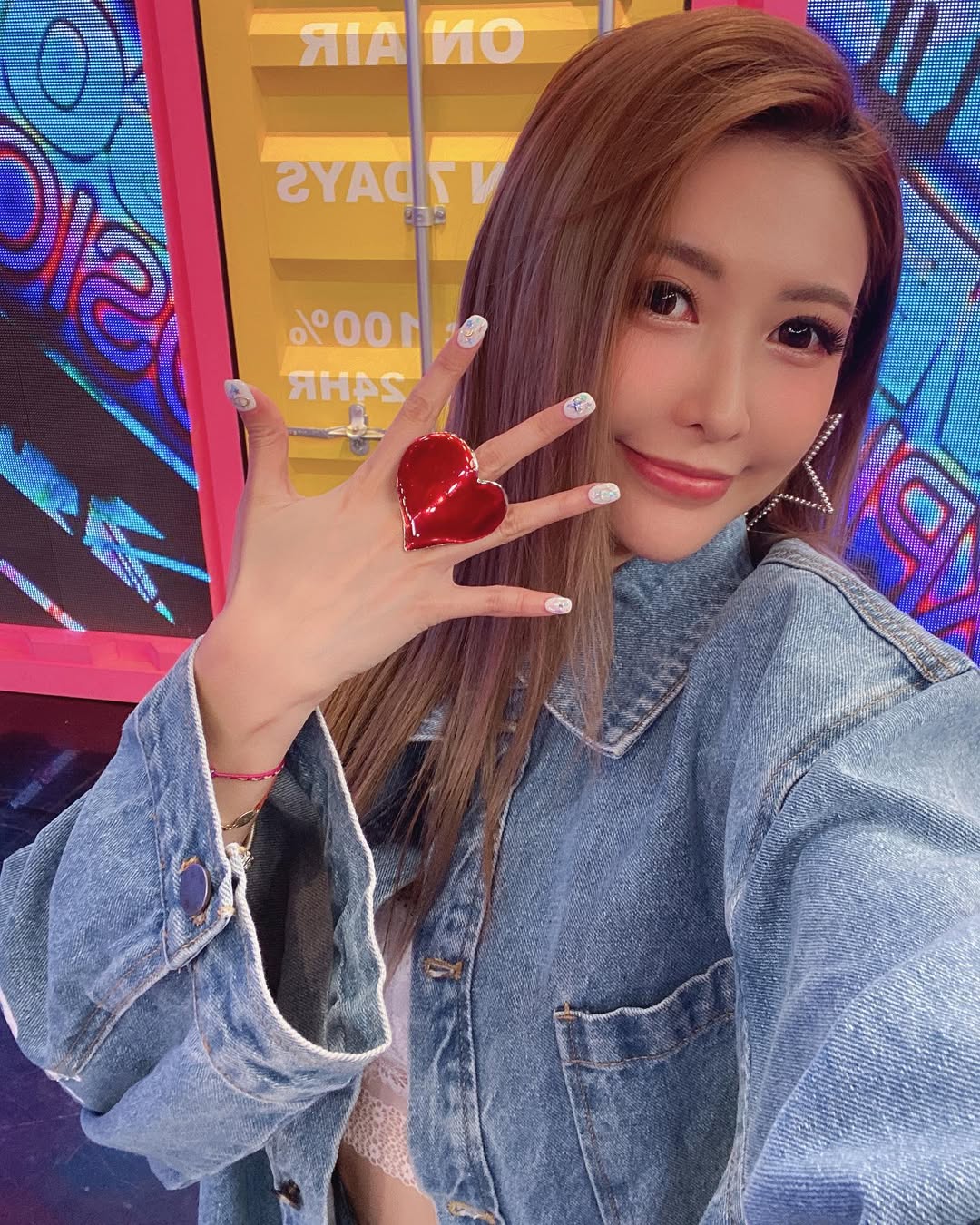 台湾知名女星因感情风波淡出娱乐圈，嫁上海医生专心相夫教子