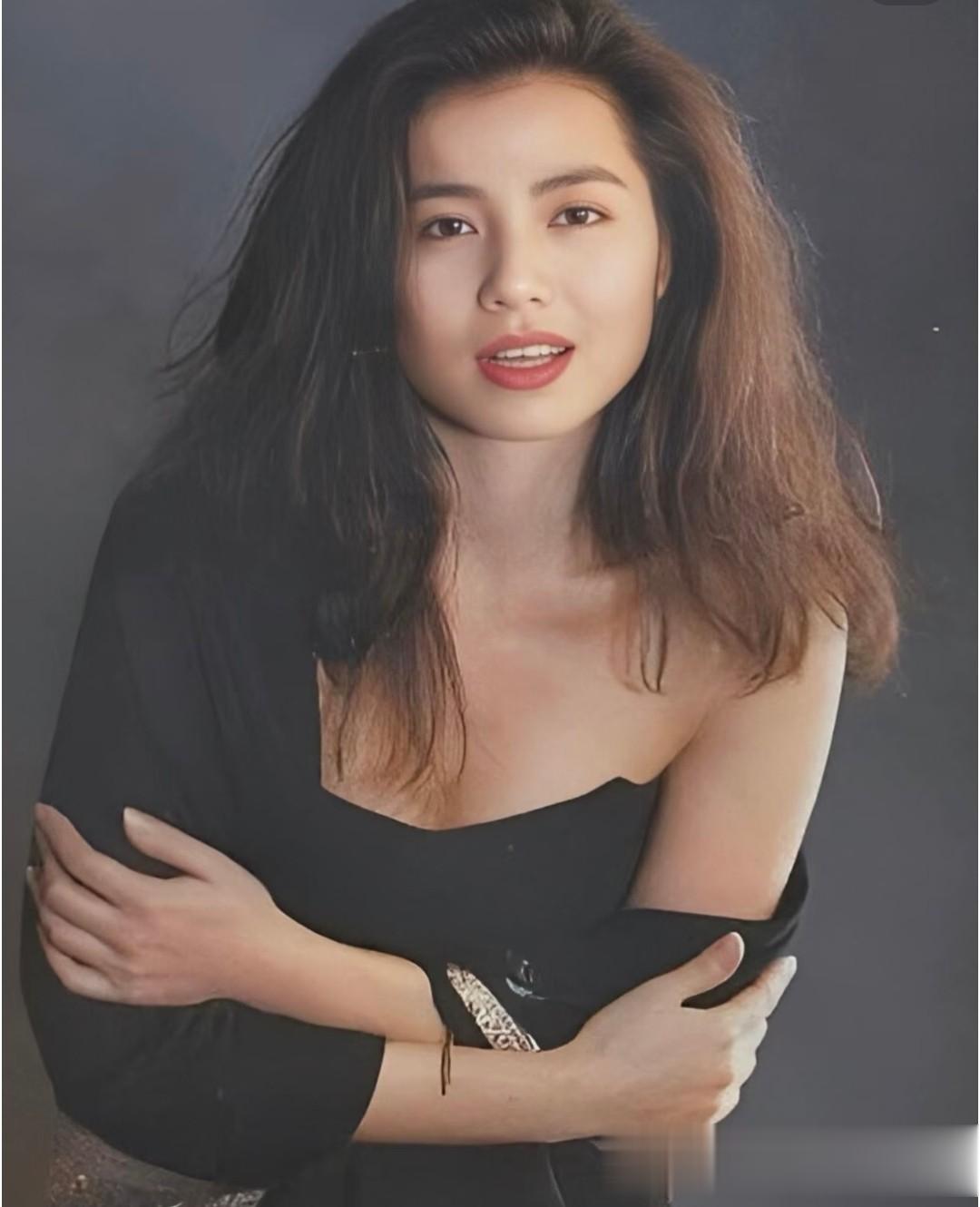 钟楚红65岁状态上热搜,这才是我们想娶的女神样子!