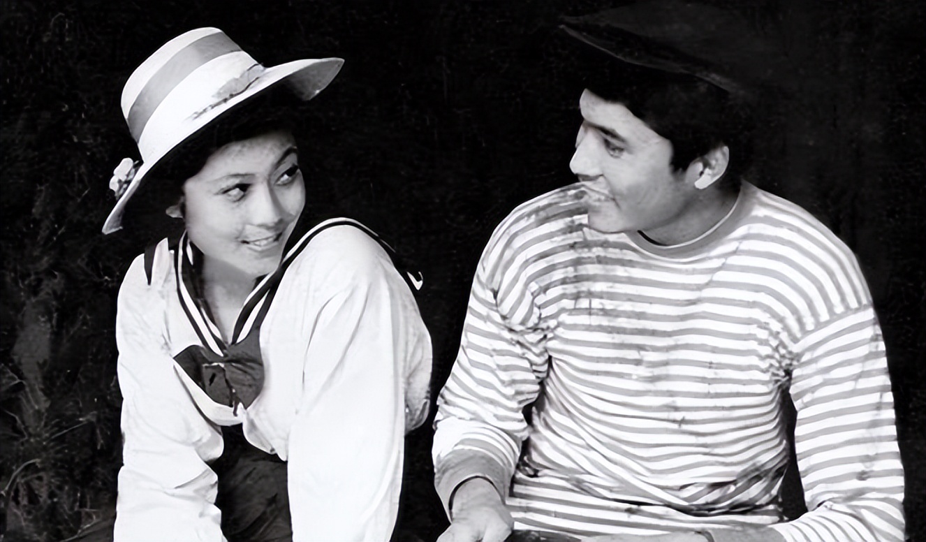 他因长得太帅,被张艺谋拒绝,结婚40年无绯闻,如今70岁无儿无女