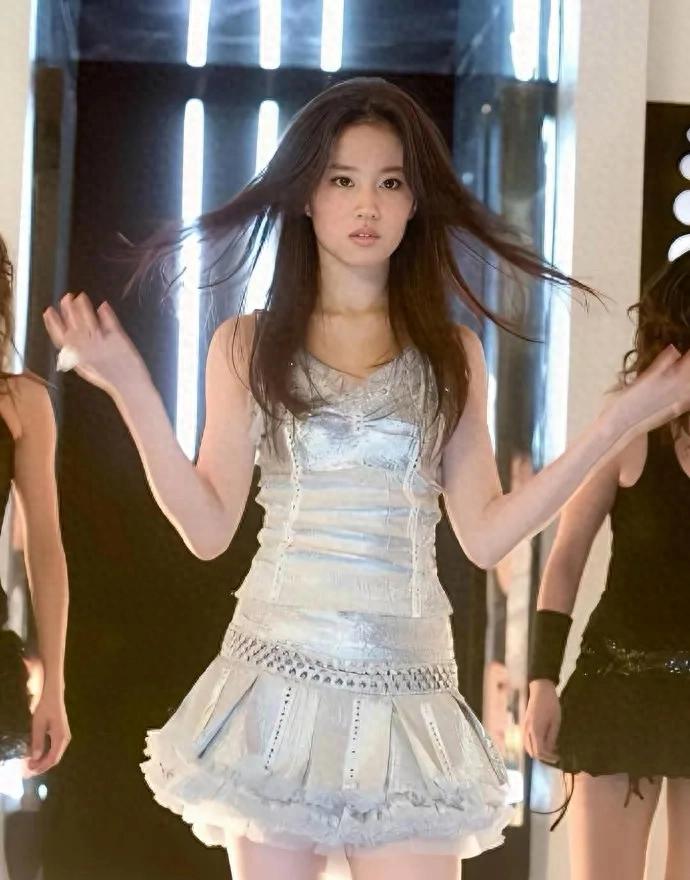 谁知道刘亦菲这组图的出处年份？这颜值太绝了