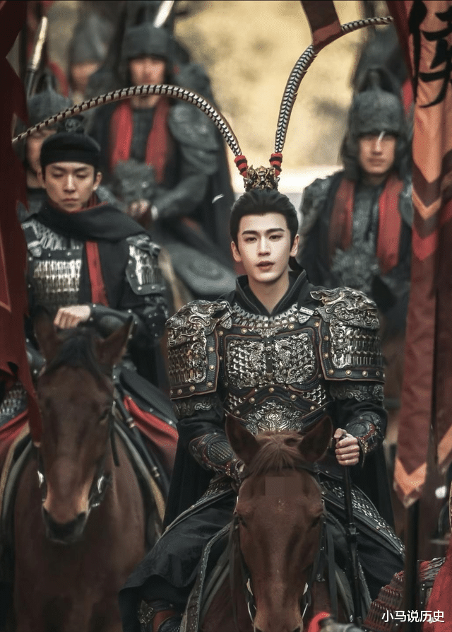 “古装丑男”何润东与“躲汉子”乌兰图雅：被嘲多年后，给内娱上了一课！