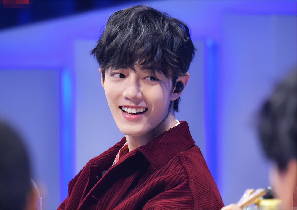 知名大V坦白肖战李沁真实关系，与经纪人相恋传闻，早就真相大白