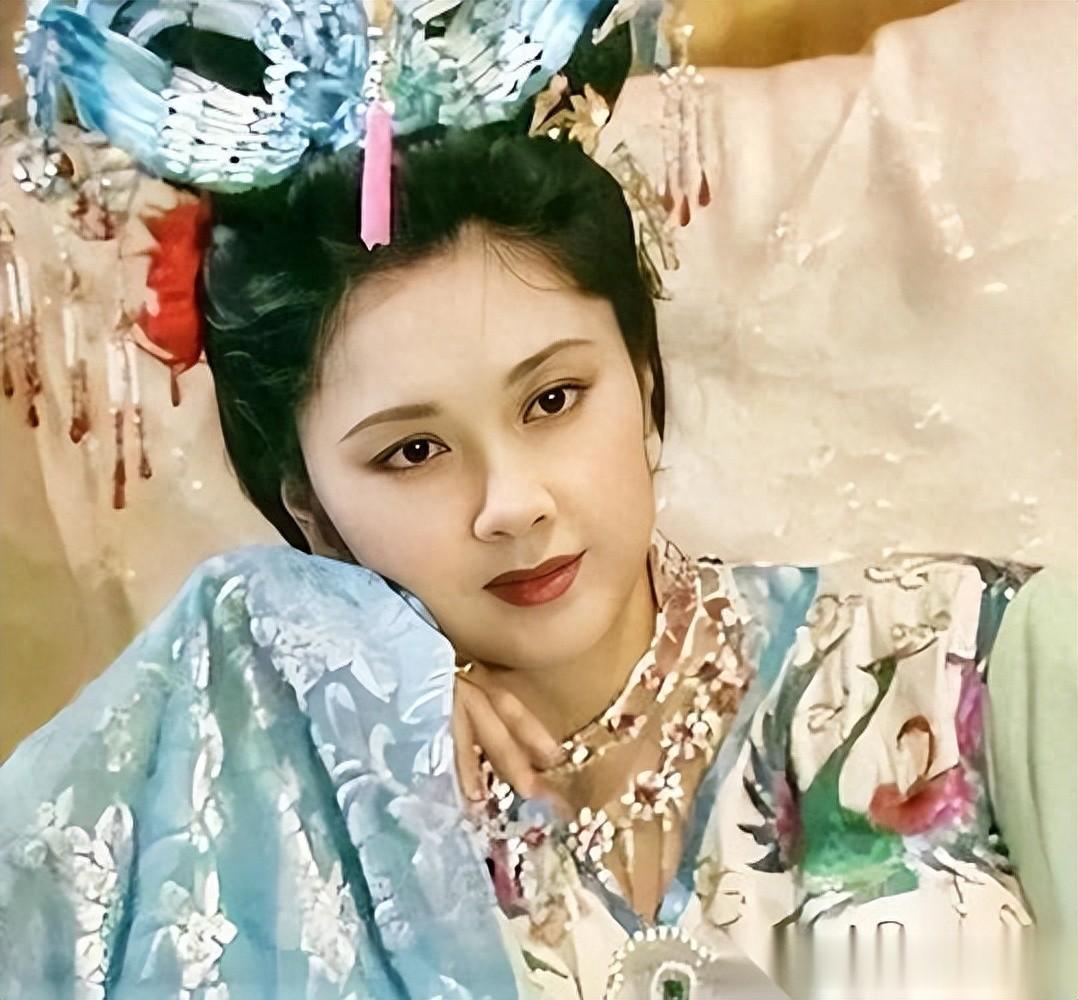 朱琳：曾红极一时，二婚嫁给普通丈夫，却因一个错误决定遗憾终生