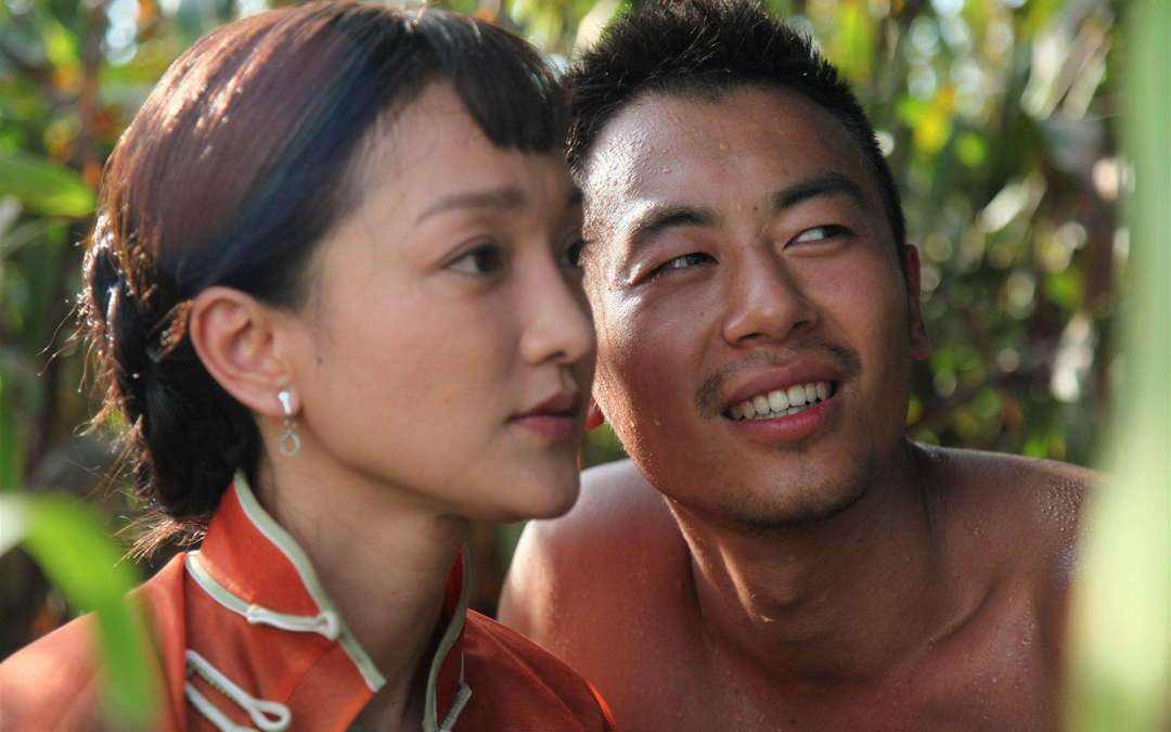 与沈佳妮婚变传闻真相大白刚1年，朱亚文近况曝光，宋佳真没说错