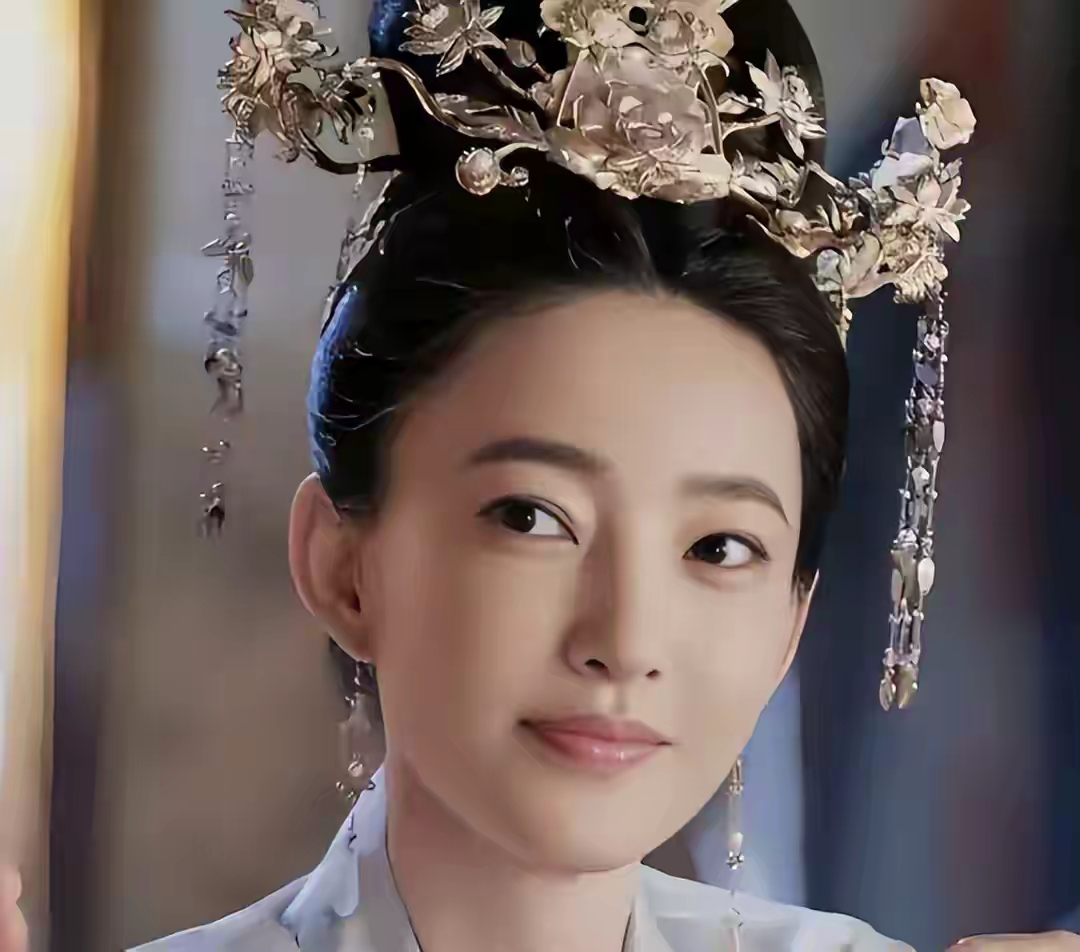 诈骗13.9亿，千万豪车，成堆金条被拍，才知王丽坤夫妇究竟多奢靡