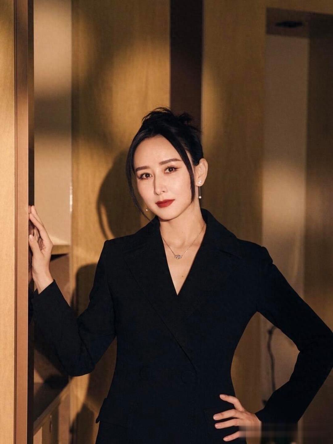 胡静，她真称得上人身赢家了，各方面都很美满
