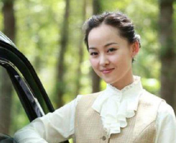 演员饶芯语：结婚13年，如今丈夫王奎荣80岁了，她的婚姻幸福吗？