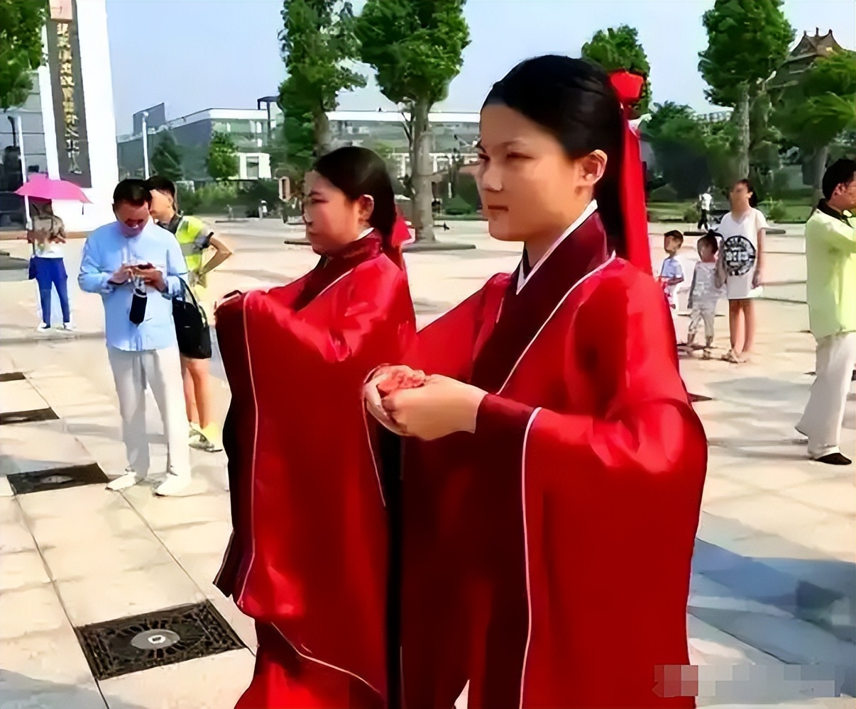 孙楠闪婚9年终散场，女儿演员梦被继母覆灭，如今下场怪不了别人