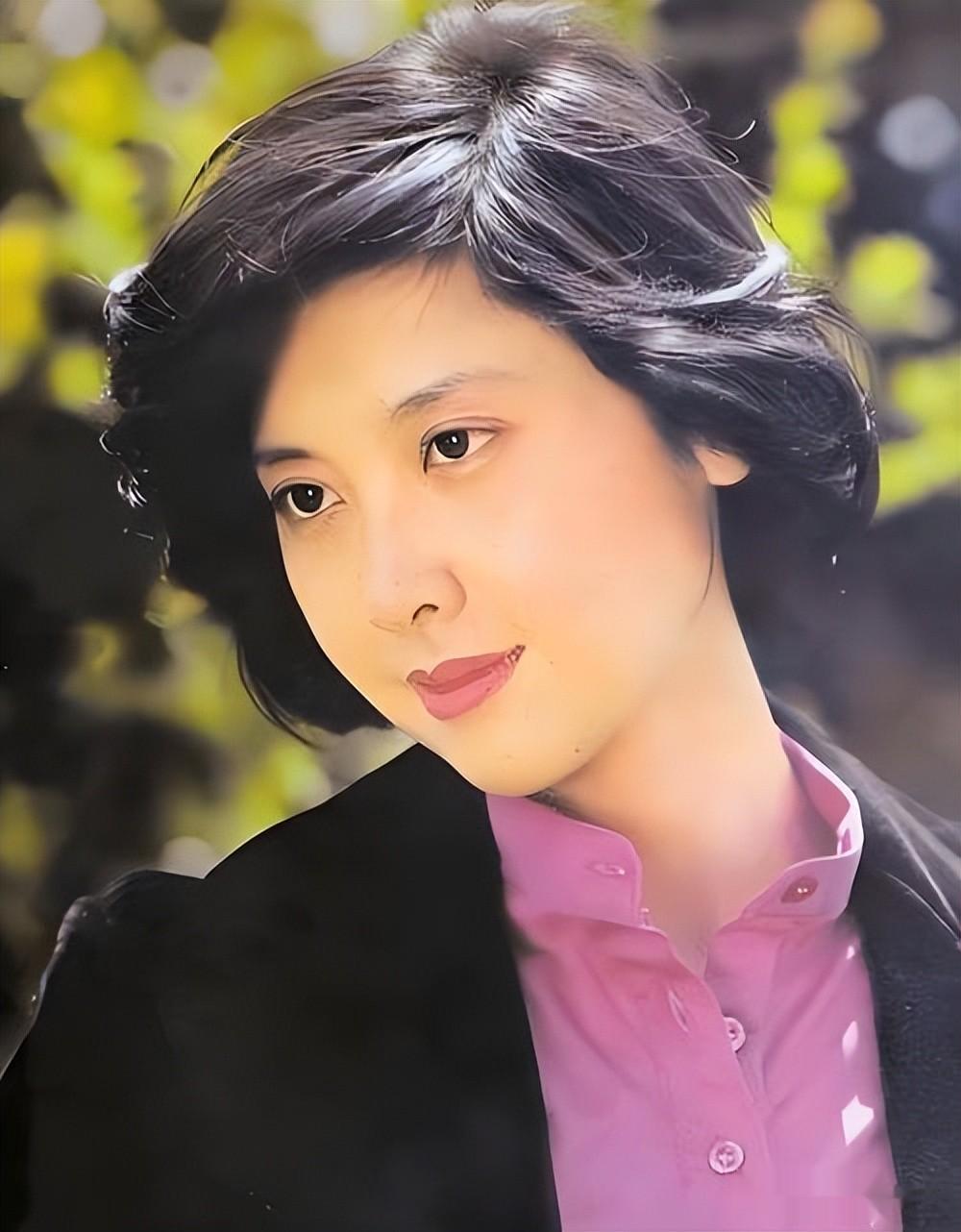 朱琳：曾红极一时，二婚嫁给普通丈夫，却因一个错误决定遗憾终生