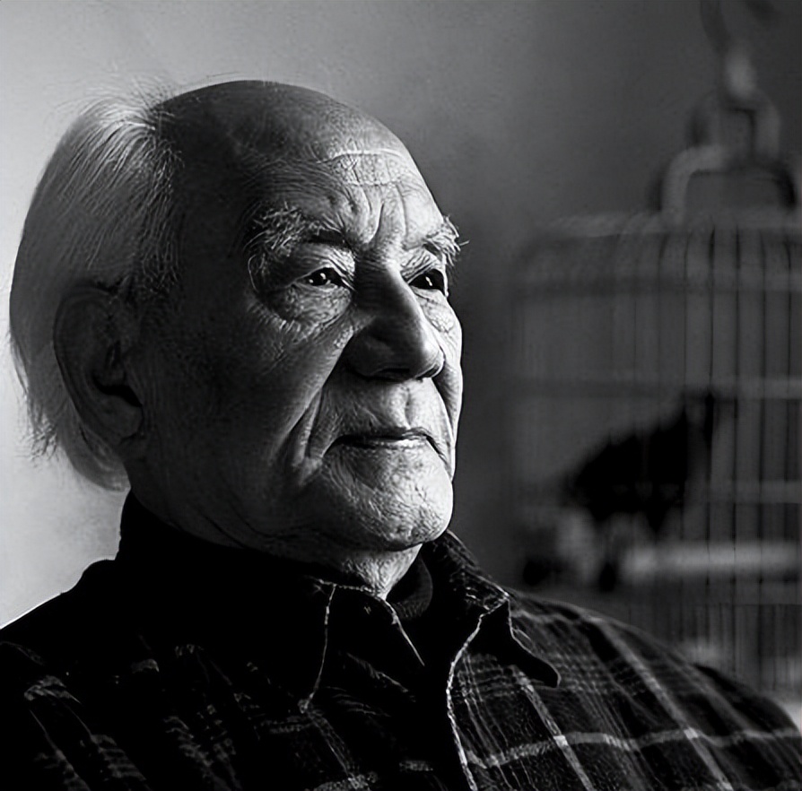 她带着三个儿子嫁大明星，恩爱40年不被继女待见 百年后露出真面目