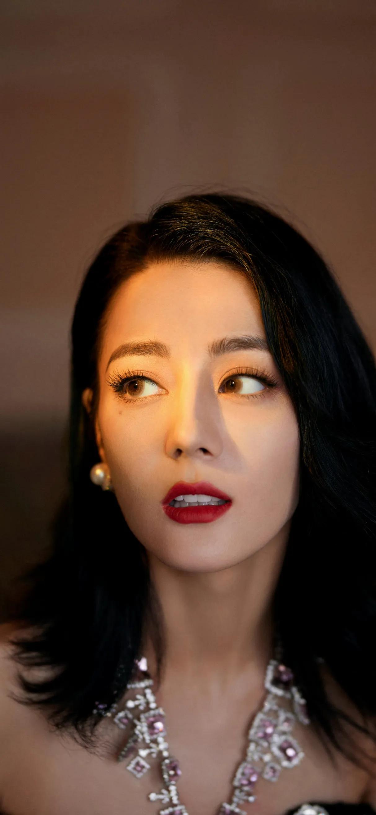 美女壁纸-第5936期-迪丽热巴