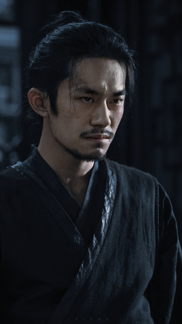 花拳绣腿别尬演将军，看张凌赫刘宇宁，才知道啥叫鲜衣怒马少年郎