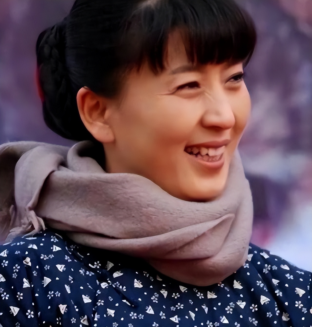 哭穷风波仅2月，闫学晶再曝猛料，这回谁也救不了“堕落”的她