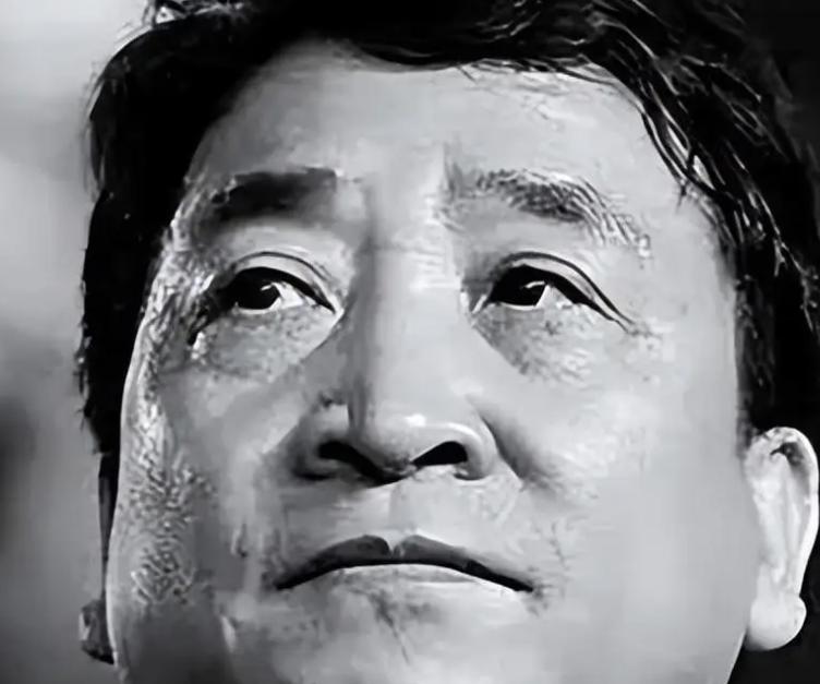 姜昆频繁飞往美国,只为和46岁女儿团聚,果然父女情深