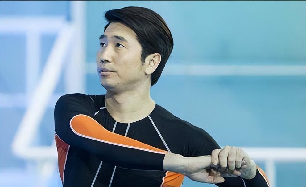 原来她就是沙宝亮的妻子，离异后嫁给他，如今成为他背后的大金主